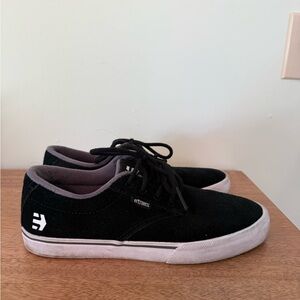 Etnies Women’s Black Jameson Vulc Suede Skate Shoes size 8.5